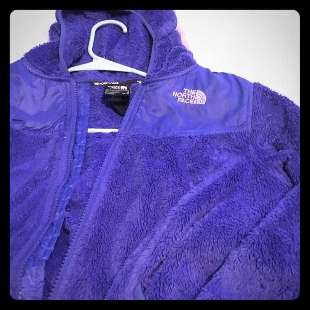 Super cute!!North face fuzzy jacket